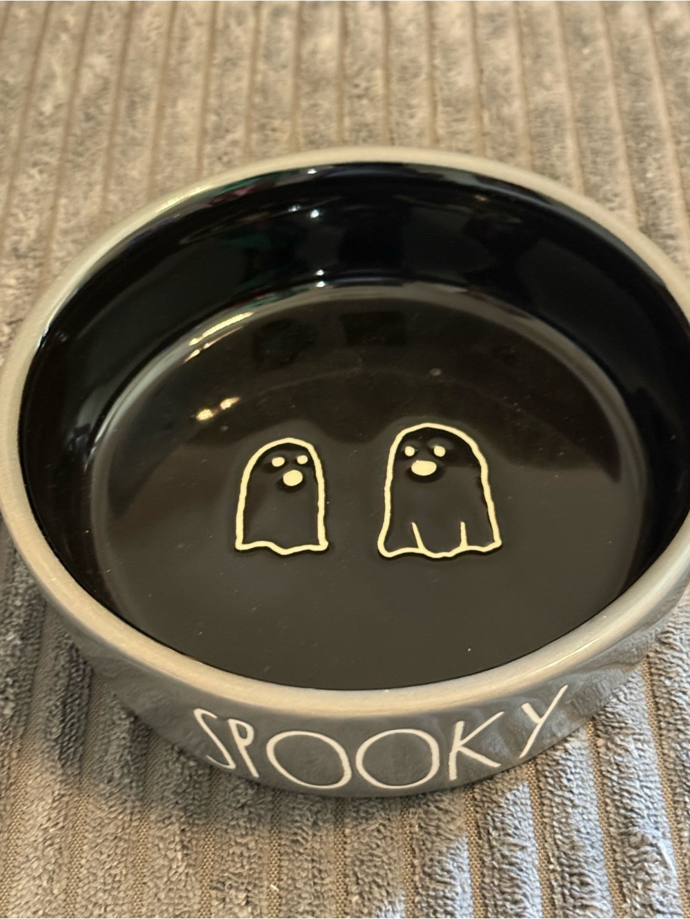 Rae Dunn Gray & Black Ceramic 🐈⬛ Cat Bowl SPOOKY w/ Ghosts 👻 on Int NWT - Picture 2 of 4